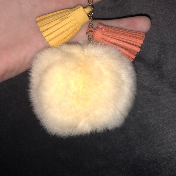 Lily Rain Yellow Puff  Keychain - Picture 3 of 5